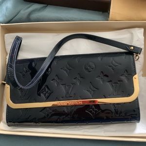 Louis Vuitton Monogram Vernis Clutch